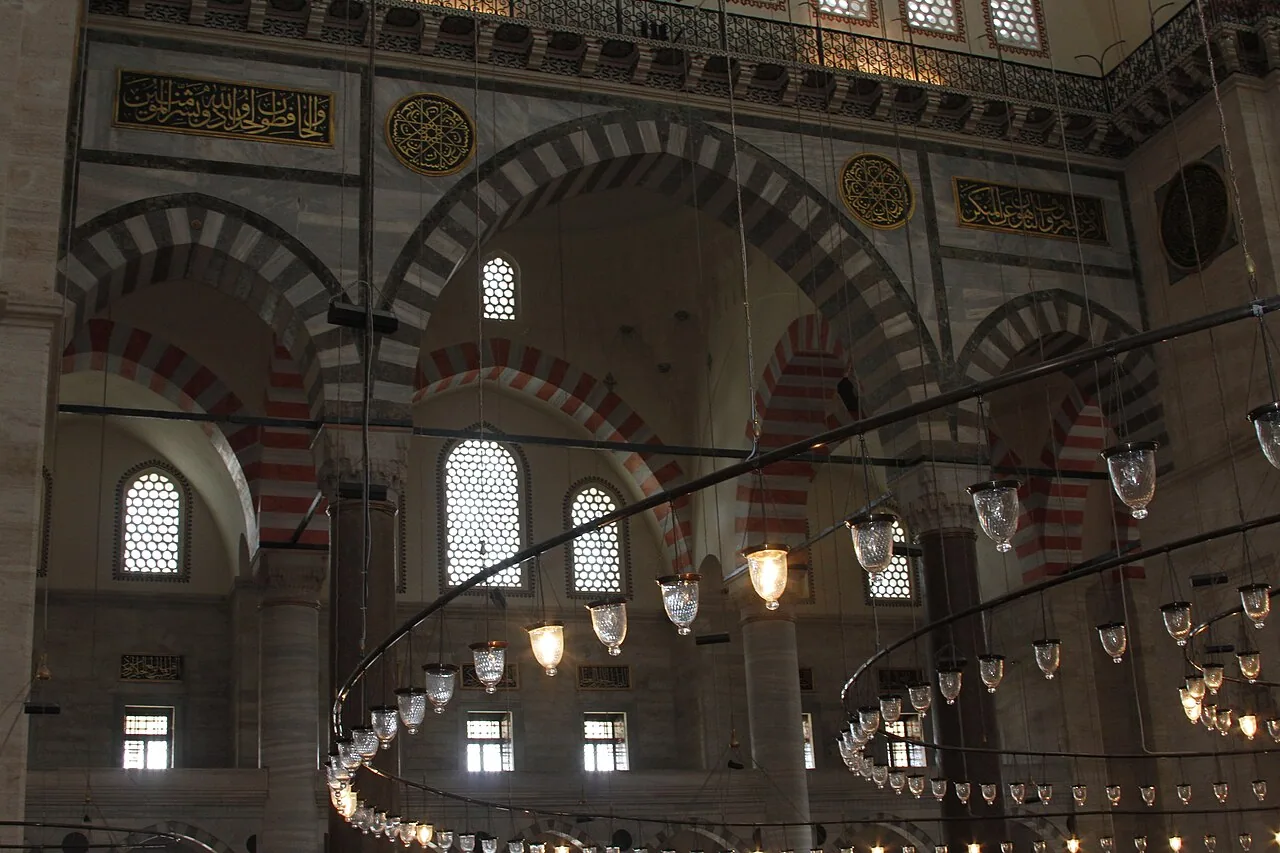 The decorated prayer hall of Süleymaniye Mosque in Istanbul