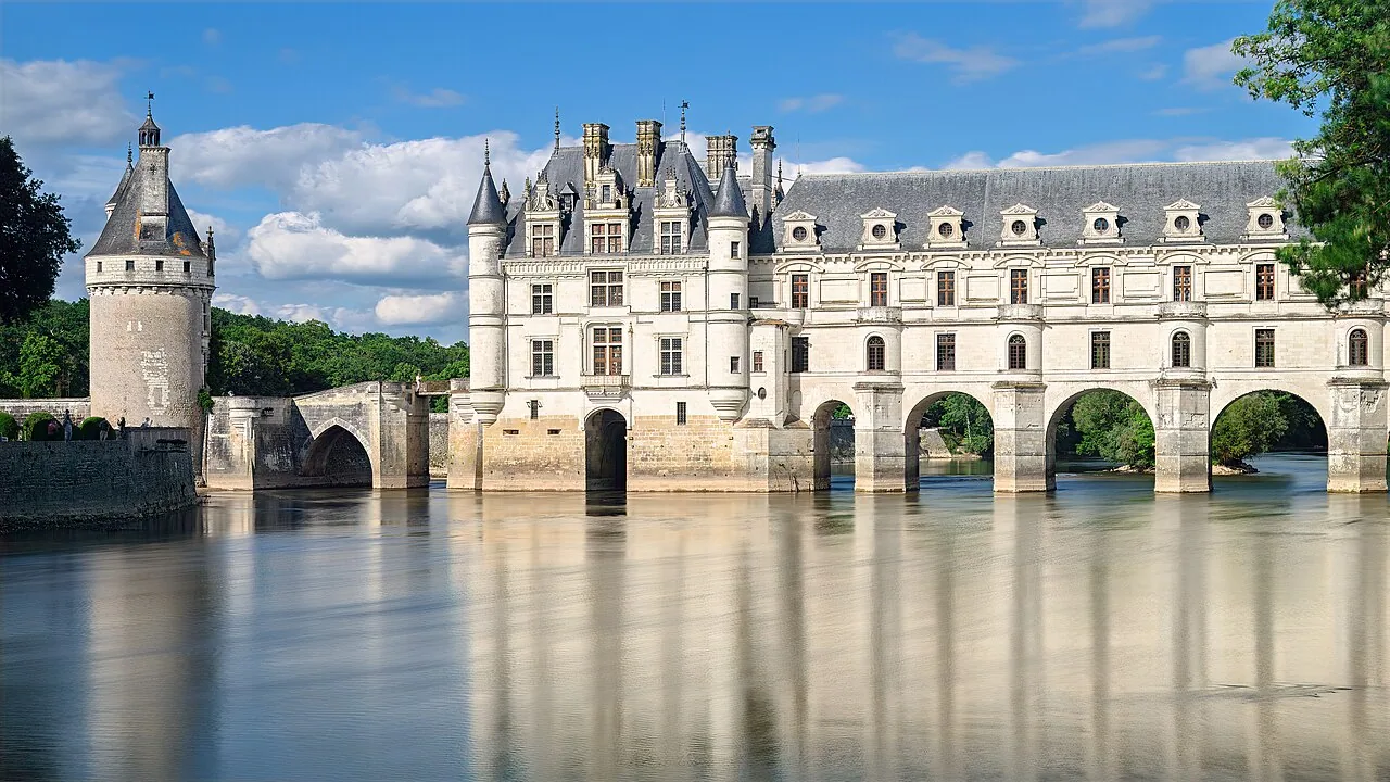 Château de Chenonceau reflected in the River Cher, France